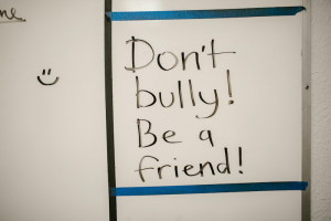 O que é o método KiVa para prevenir o bullying na escola?